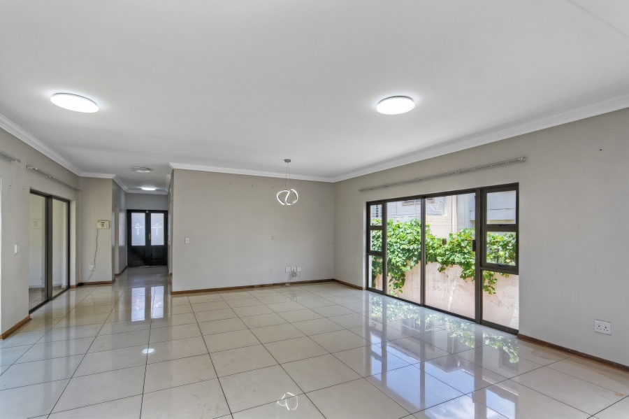 5 Bedroom Property for Sale in Kyalami Glen Estate Gauteng