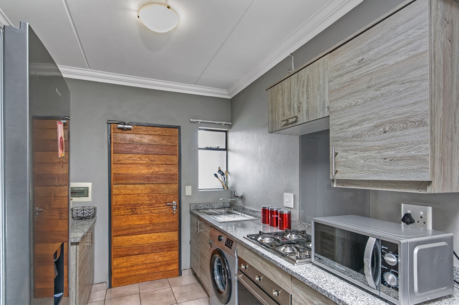 2 Bedroom Property for Sale in Noordwyk Gauteng