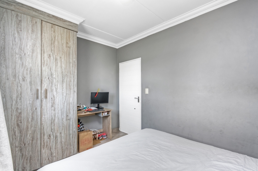 2 Bedroom Property for Sale in Noordwyk Gauteng