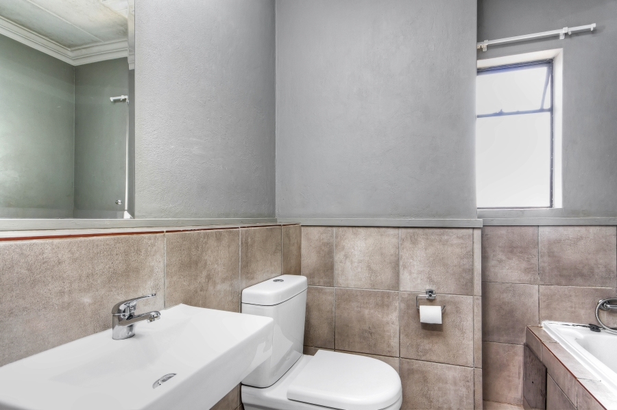 2 Bedroom Property for Sale in Noordwyk Gauteng