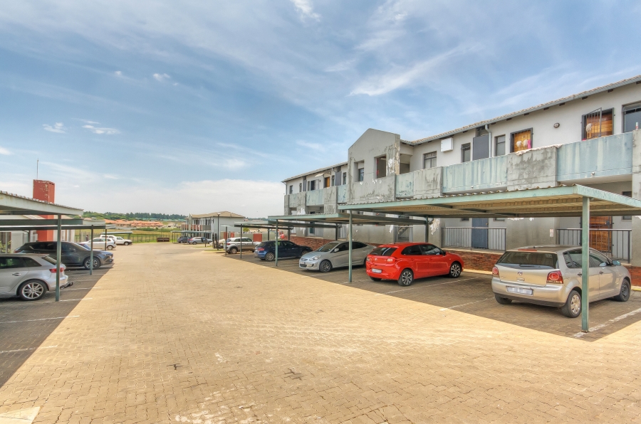 2 Bedroom Property for Sale in Noordwyk Gauteng