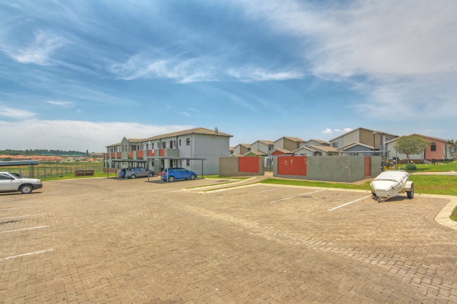 2 Bedroom Property for Sale in Noordwyk Gauteng