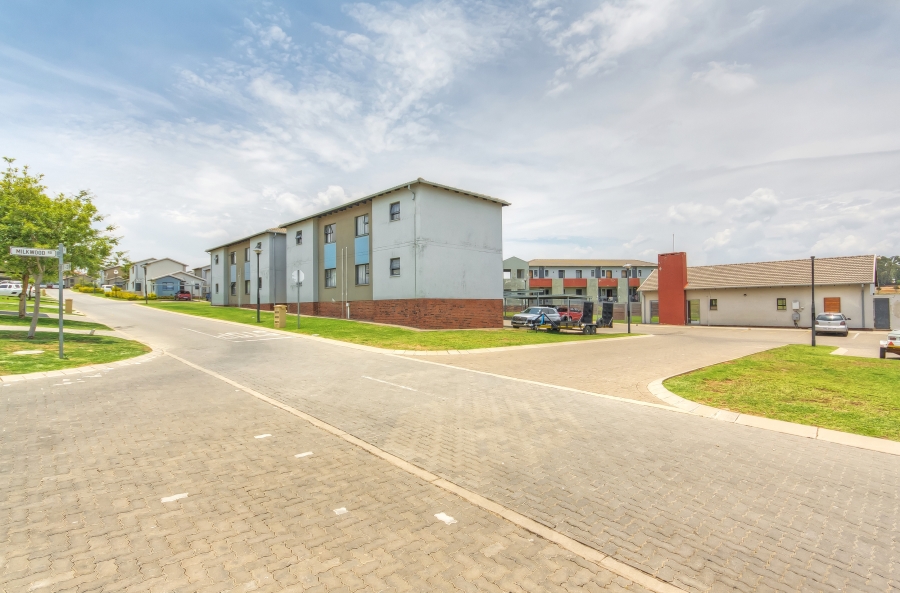 2 Bedroom Property for Sale in Noordwyk Gauteng