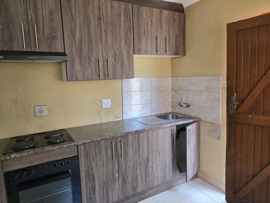 3 Bedroom Property for Sale in Roodekop Gauteng