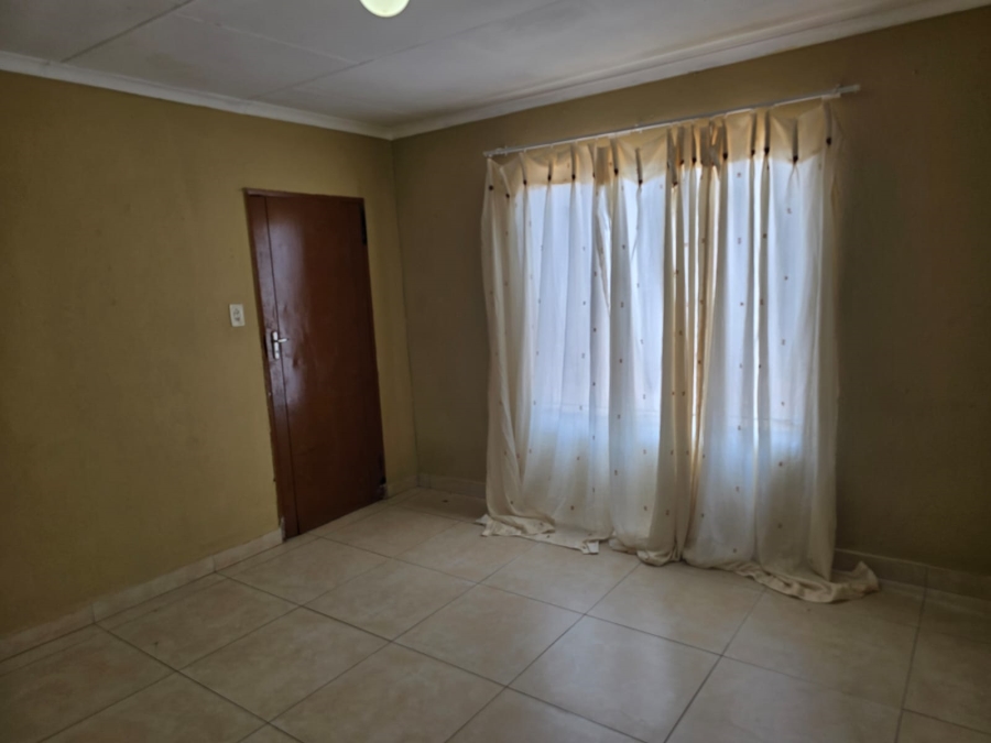 3 Bedroom Property for Sale in Roodekop Gauteng
