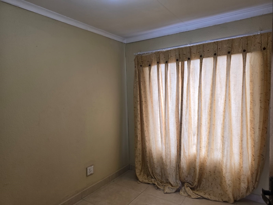 3 Bedroom Property for Sale in Roodekop Gauteng