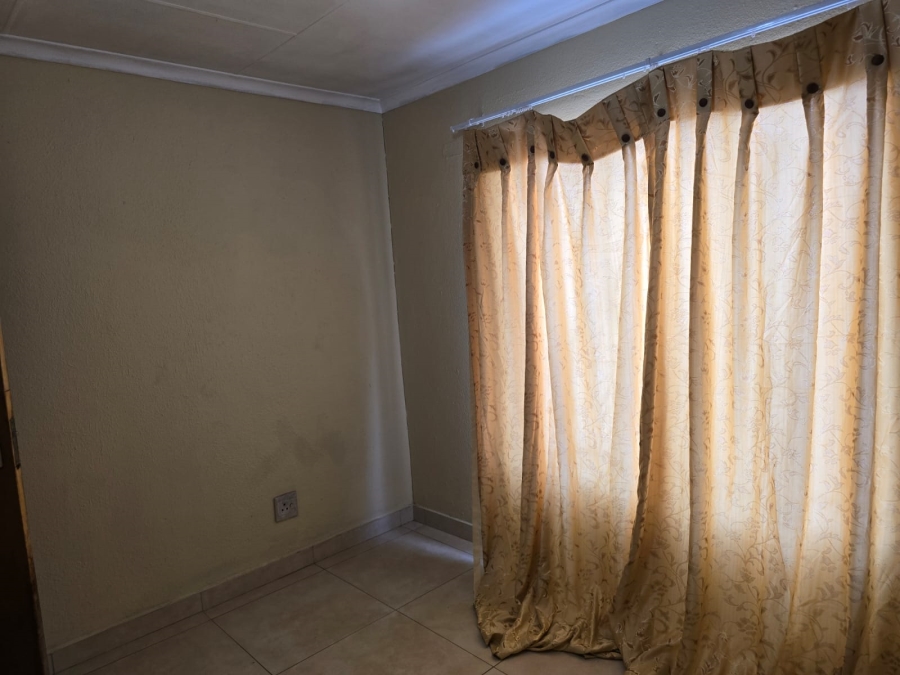 3 Bedroom Property for Sale in Roodekop Gauteng