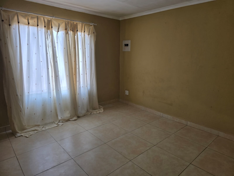 3 Bedroom Property for Sale in Roodekop Gauteng