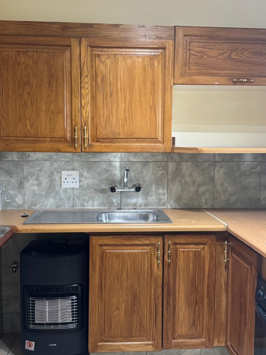 To Let 2 Bedroom Property for Rent in Bassonia Gauteng