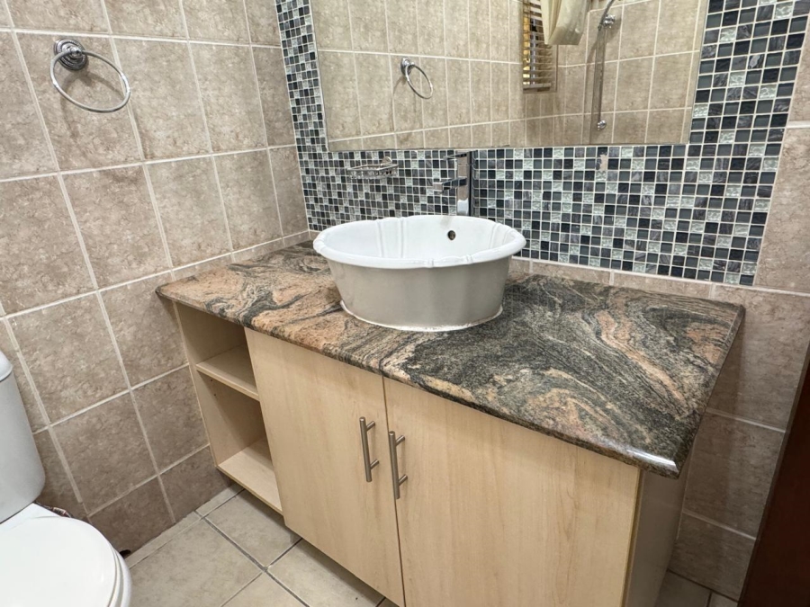 To Let 2 Bedroom Property for Rent in Bassonia Gauteng