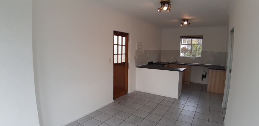 To Let 1 Bedroom Property for Rent in Magaliessig Gauteng