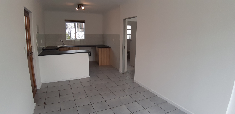 To Let 1 Bedroom Property for Rent in Magaliessig Gauteng