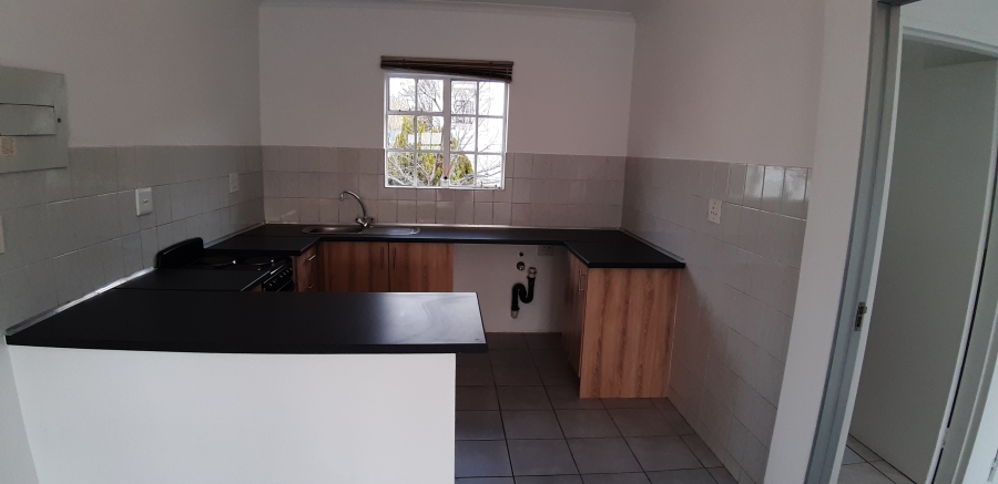 To Let 1 Bedroom Property for Rent in Magaliessig Gauteng