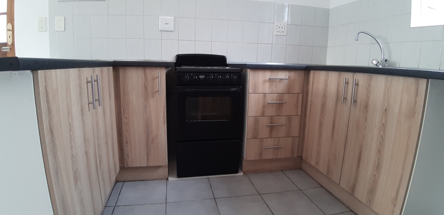 To Let 1 Bedroom Property for Rent in Magaliessig Gauteng