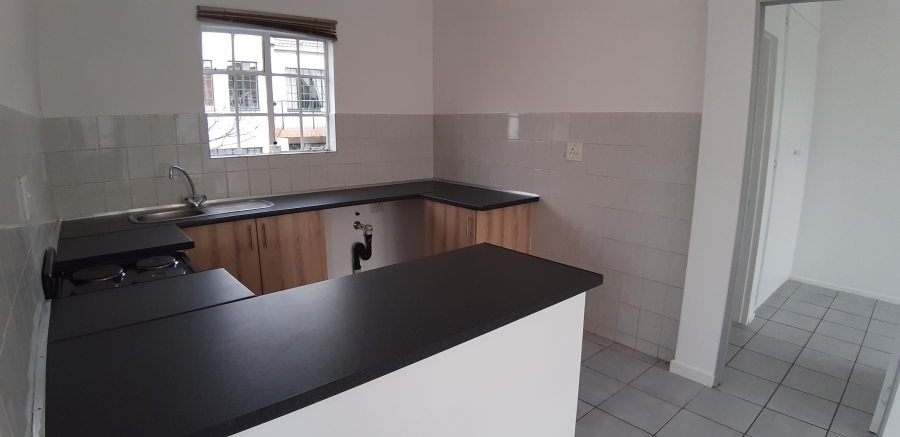 To Let 1 Bedroom Property for Rent in Magaliessig Gauteng