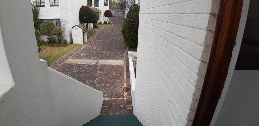 To Let 1 Bedroom Property for Rent in Magaliessig Gauteng