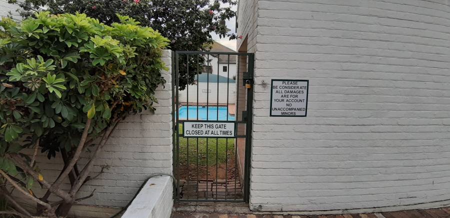 To Let 1 Bedroom Property for Rent in Magaliessig Gauteng
