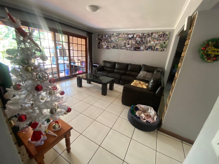 5 Bedroom Property for Sale in Wilro Park Gauteng