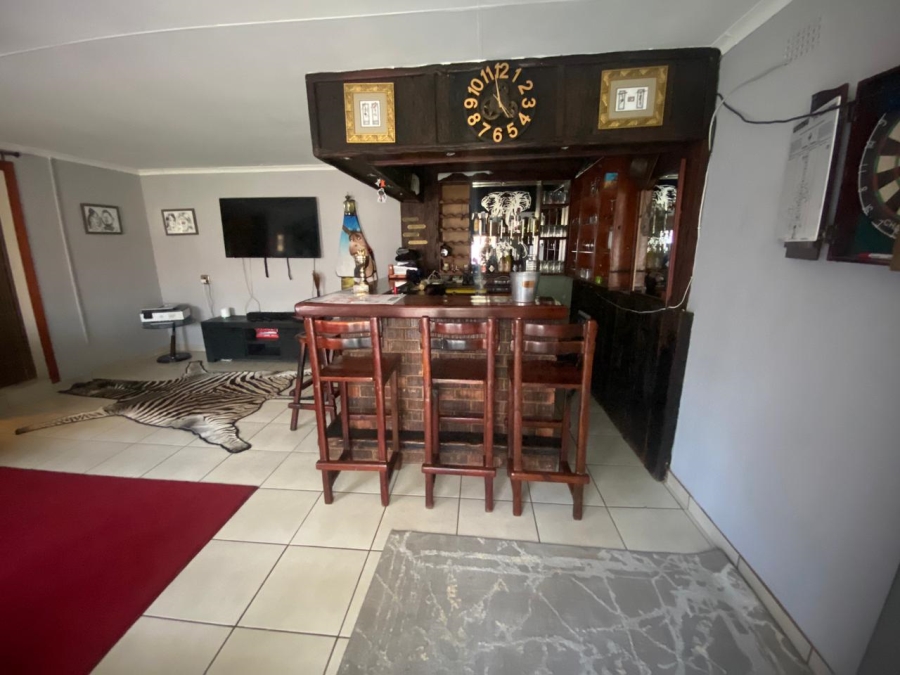 5 Bedroom Property for Sale in Wilro Park Gauteng