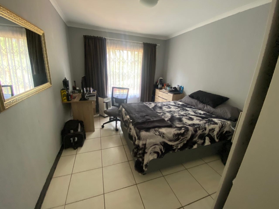 5 Bedroom Property for Sale in Wilro Park Gauteng