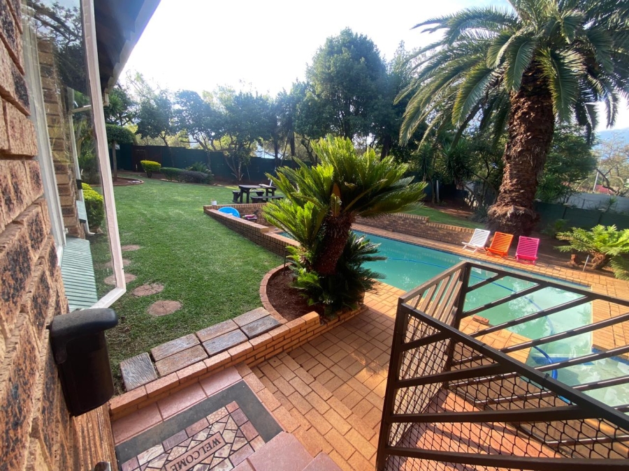 5 Bedroom Property for Sale in Wilro Park Gauteng