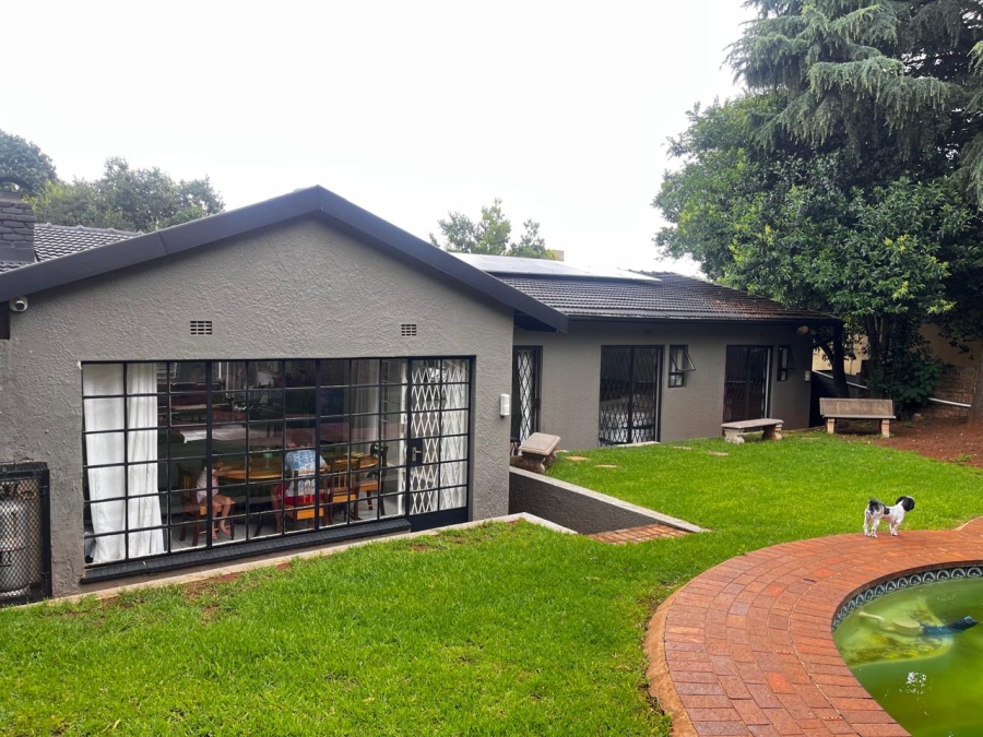 To Let 4 Bedroom Property for Rent in Constantia Kloof Gauteng