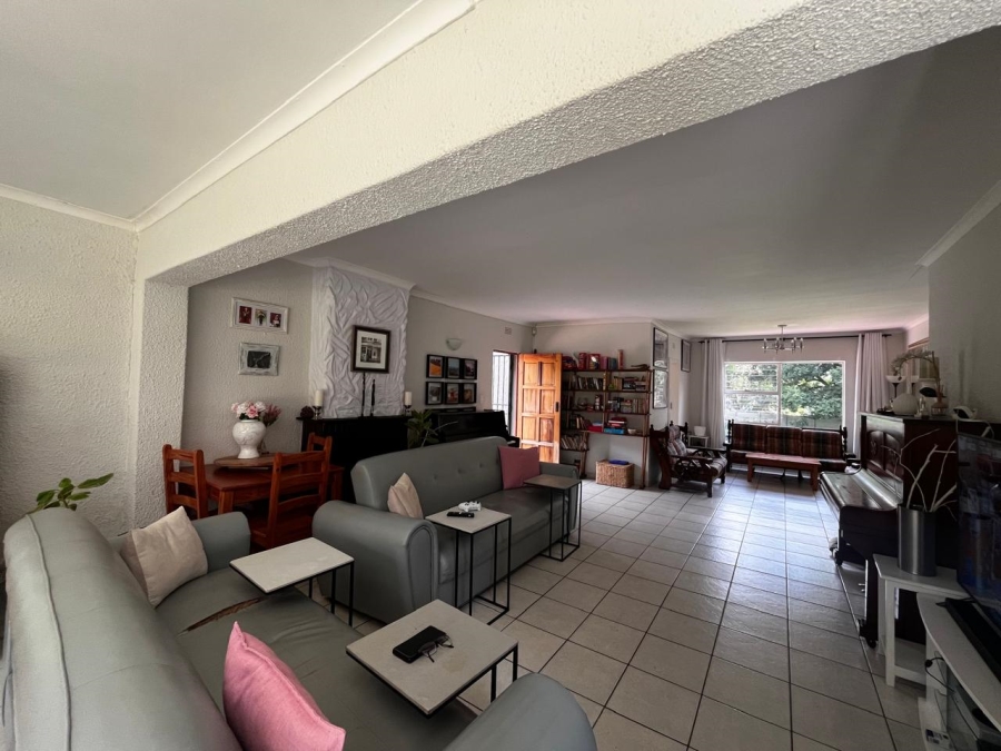 To Let 4 Bedroom Property for Rent in Constantia Kloof Gauteng