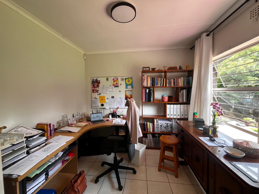 To Let 4 Bedroom Property for Rent in Constantia Kloof Gauteng