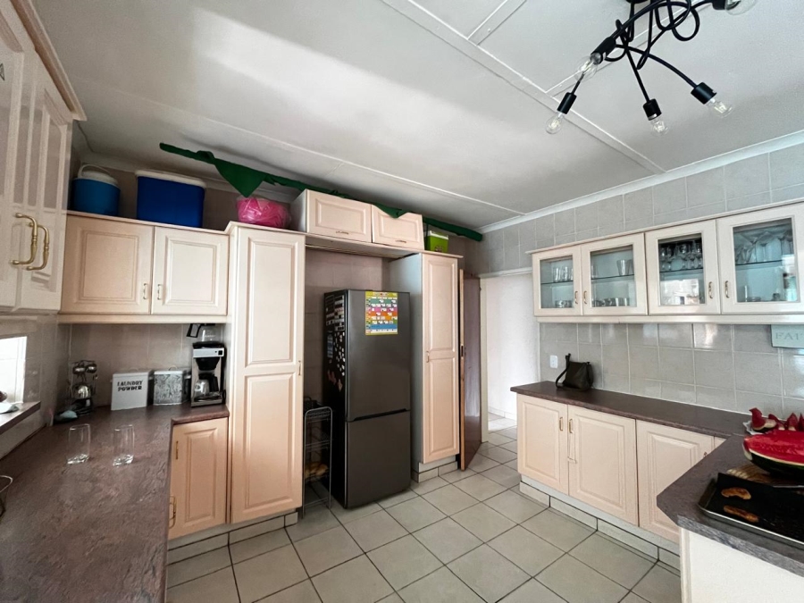 To Let 4 Bedroom Property for Rent in Constantia Kloof Gauteng