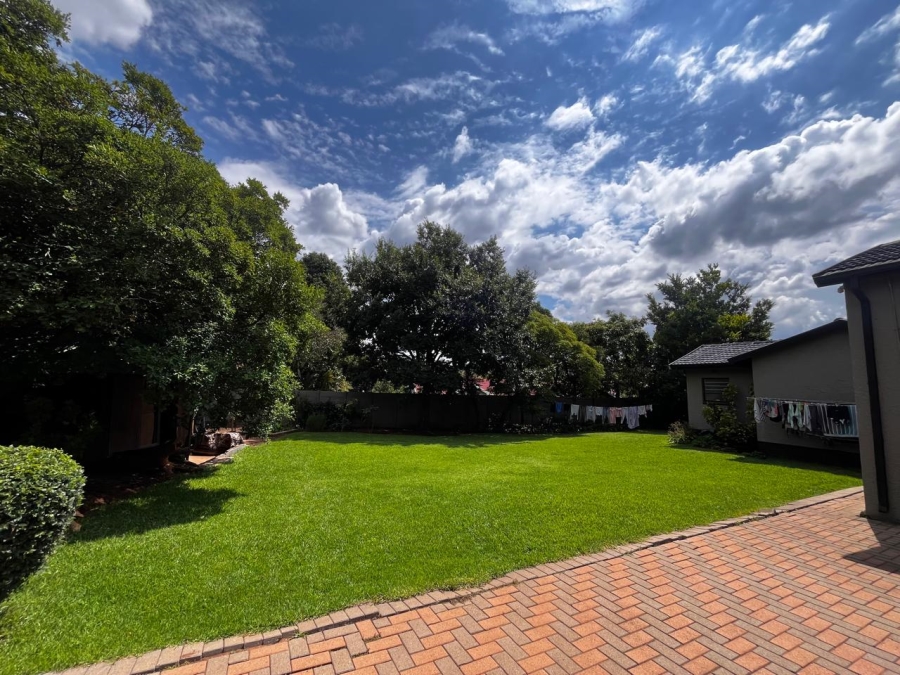 To Let 4 Bedroom Property for Rent in Constantia Kloof Gauteng