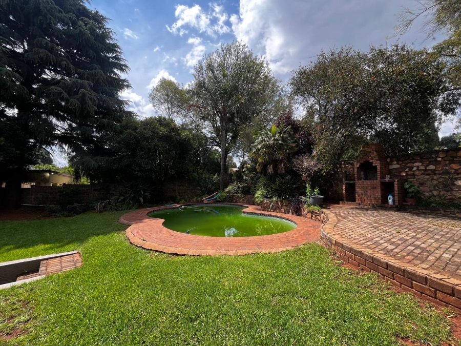 To Let 4 Bedroom Property for Rent in Constantia Kloof Gauteng