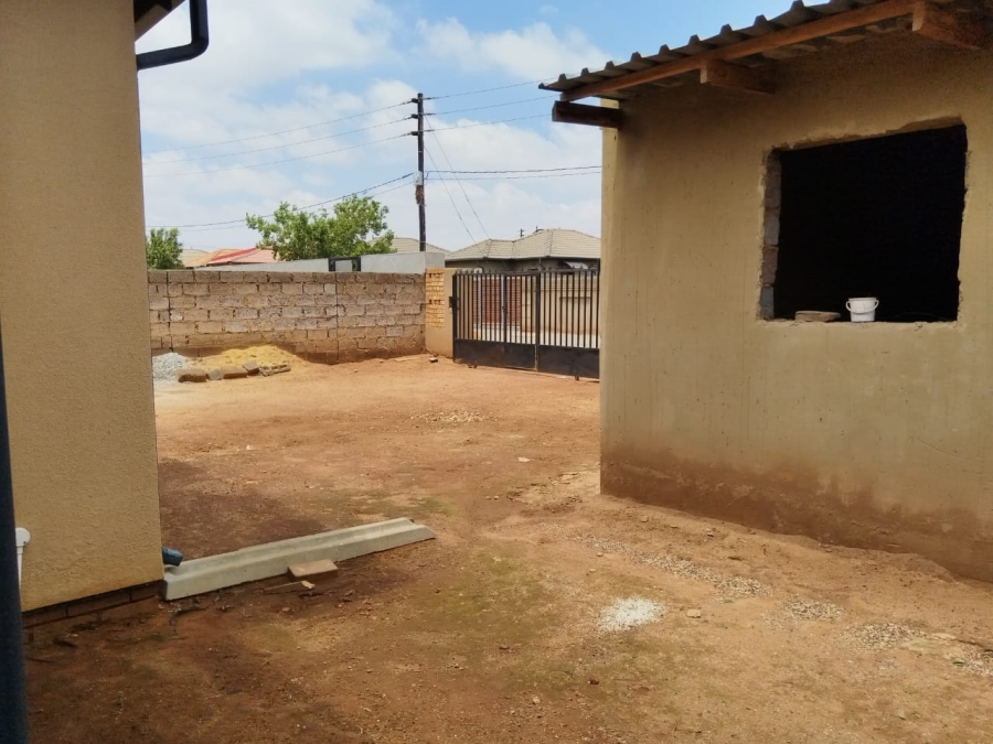 To Let 2 Bedroom Property for Rent in Protea Glen Gauteng