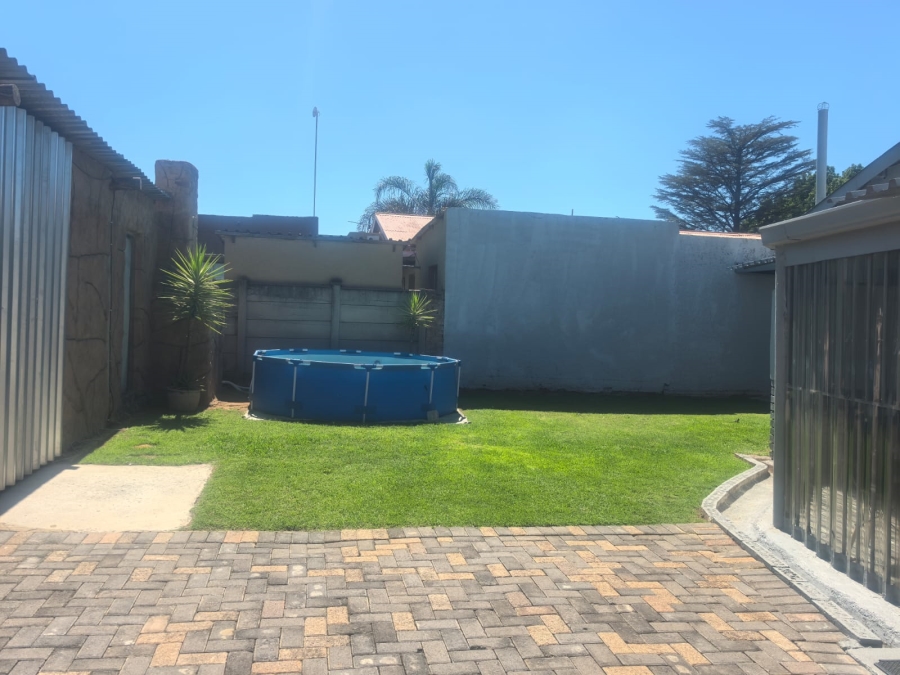 3 Bedroom Property for Sale in Witpoortjie Gauteng