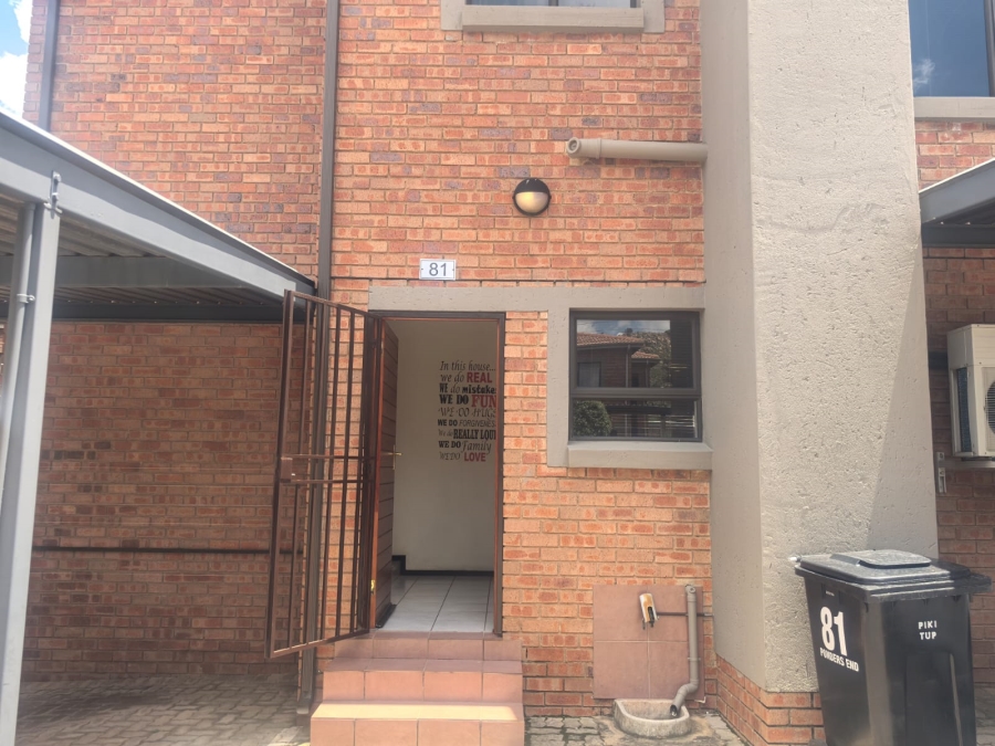 3 Bedroom Property for Sale in Helderkruin Gauteng