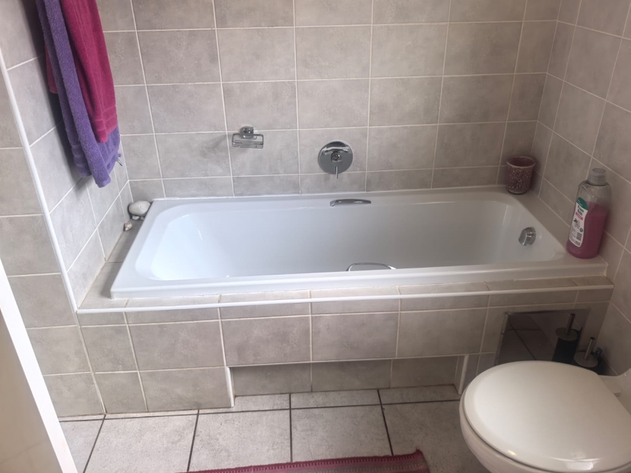 3 Bedroom Property for Sale in Helderkruin Gauteng