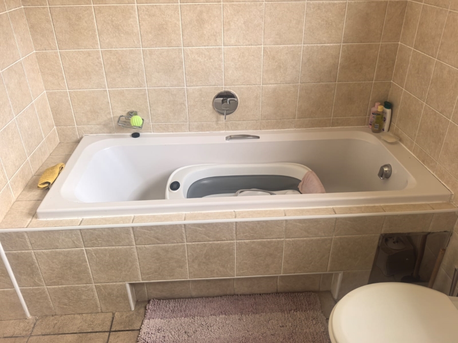 3 Bedroom Property for Sale in Helderkruin Gauteng