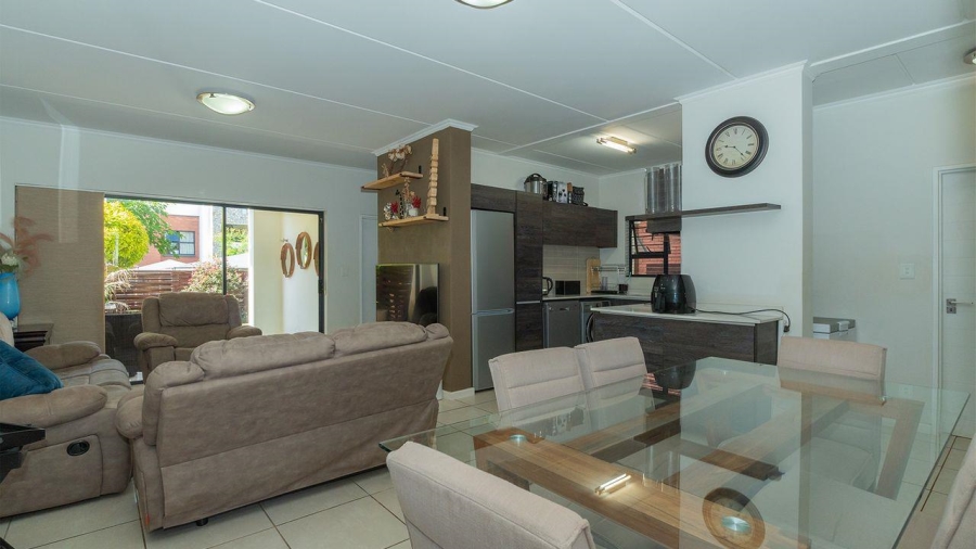 3 Bedroom Property for Sale in Greenstone Crest Gauteng
