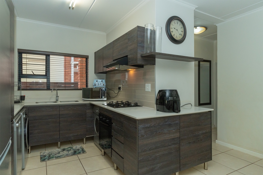 3 Bedroom Property for Sale in Greenstone Crest Gauteng
