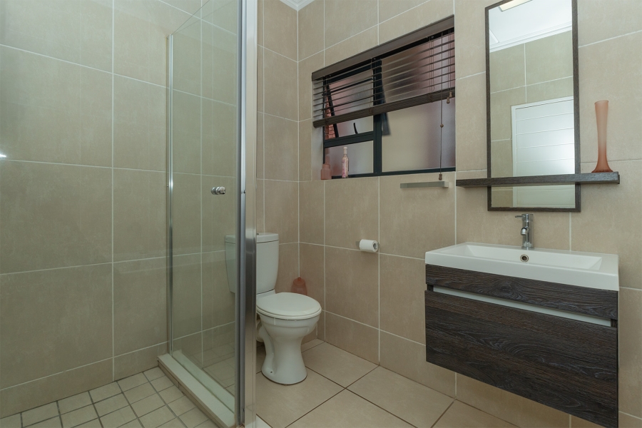 3 Bedroom Property for Sale in Greenstone Crest Gauteng