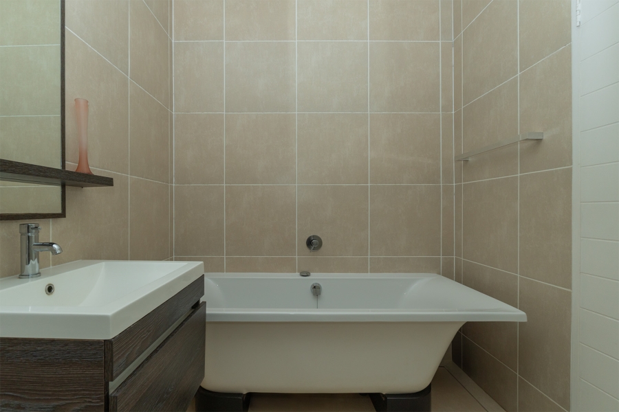 3 Bedroom Property for Sale in Greenstone Crest Gauteng