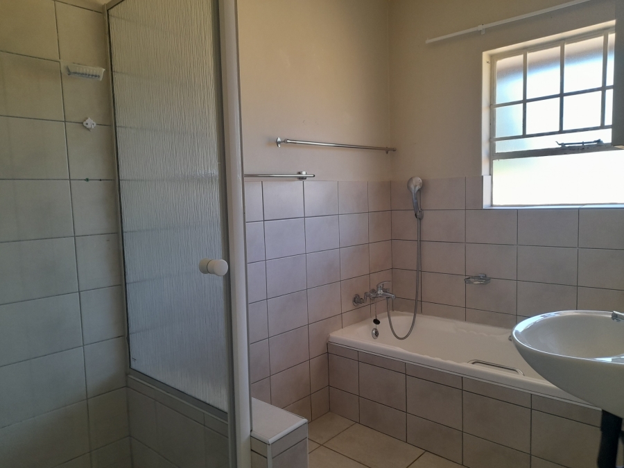 2 Bedroom Property for Sale in Norton Park Gauteng