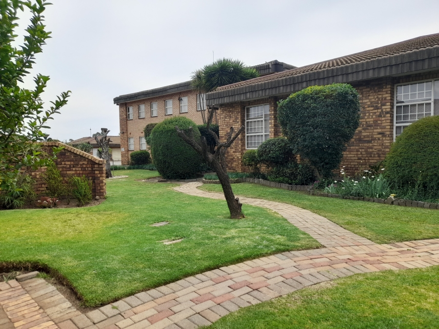 2 Bedroom Property for Sale in Norton Park Gauteng