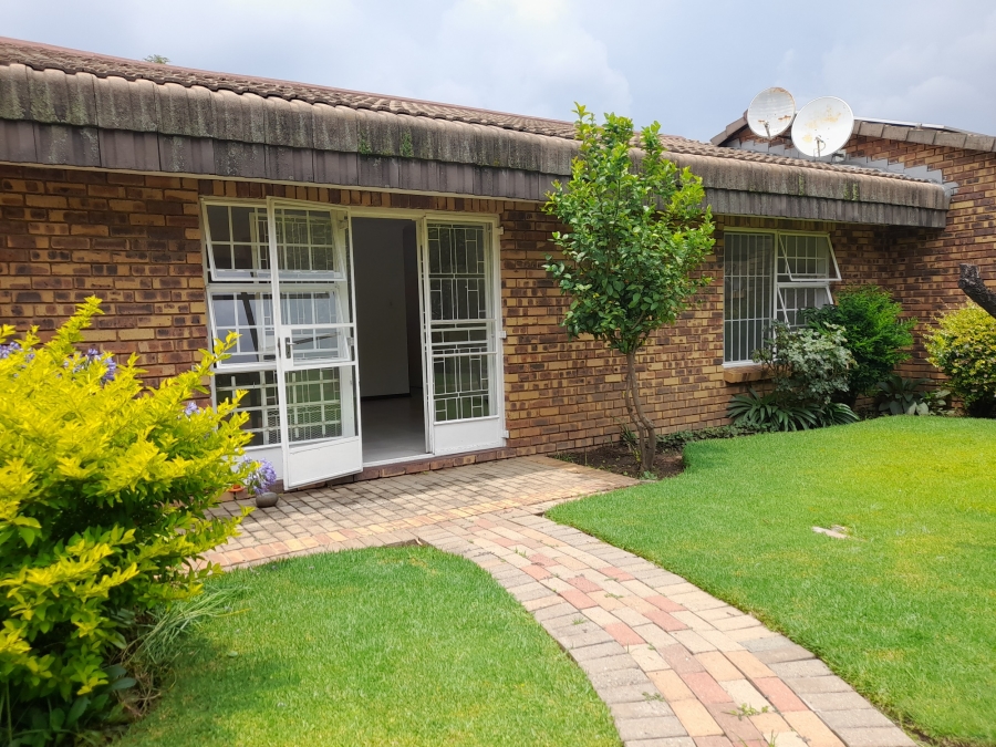 2 Bedroom Property for Sale in Norton Park Gauteng