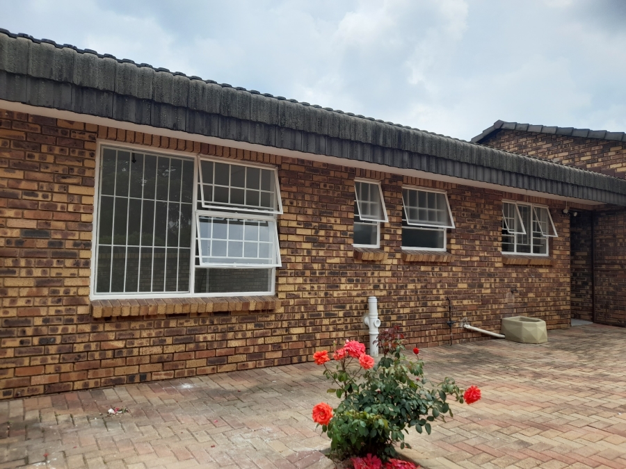 2 Bedroom Property for Sale in Norton Park Gauteng