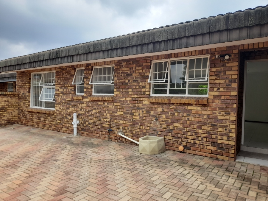 2 Bedroom Property for Sale in Norton Park Gauteng