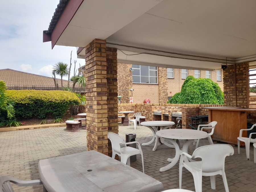 2 Bedroom Property for Sale in Norton Park Gauteng