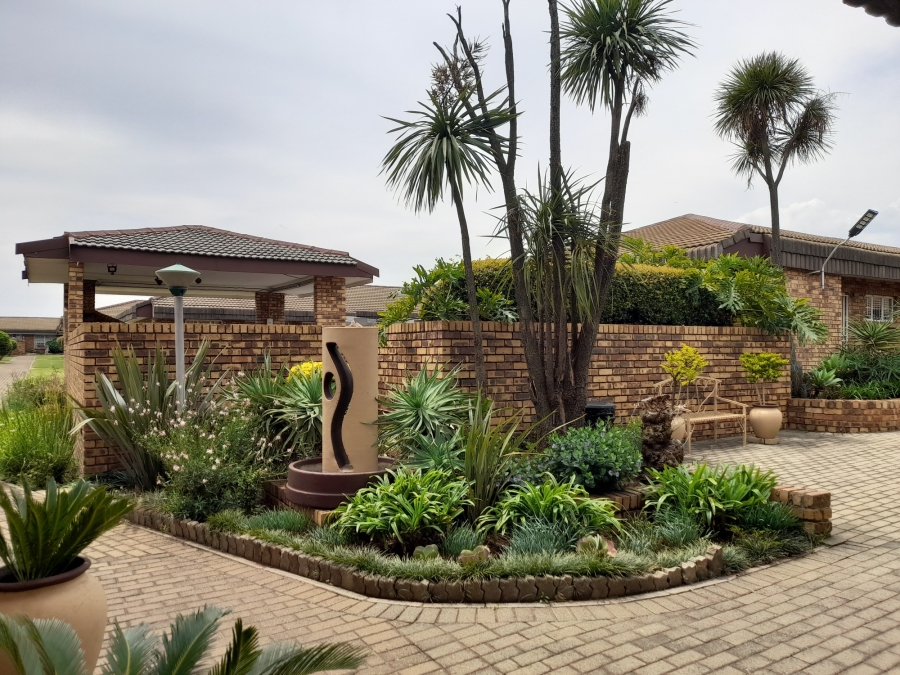 2 Bedroom Property for Sale in Norton Park Gauteng