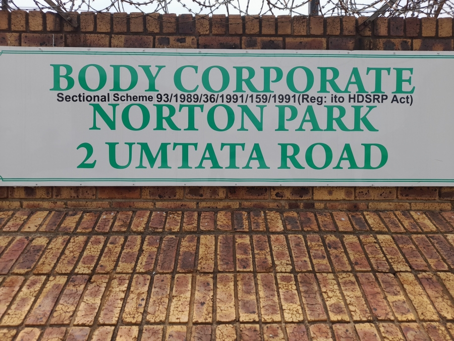 2 Bedroom Property for Sale in Norton Park Gauteng