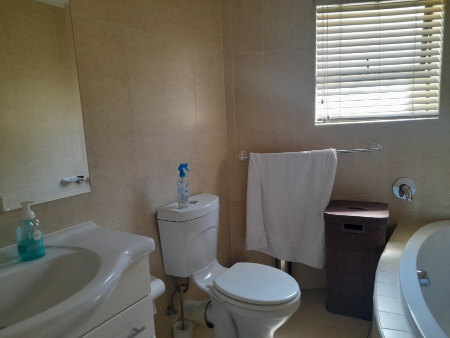 3 Bedroom Property for Sale in Bassonia Rock Gauteng