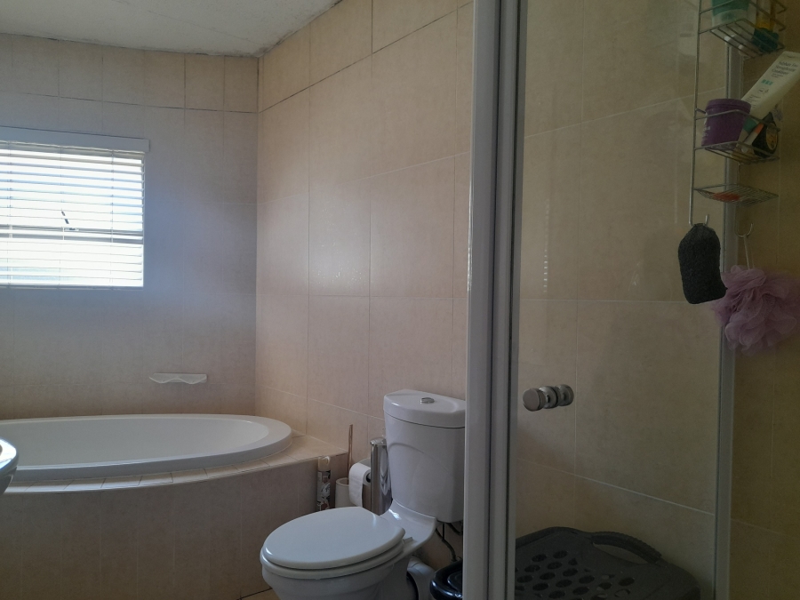 3 Bedroom Property for Sale in Bassonia Rock Gauteng